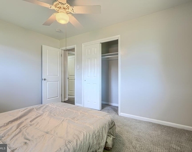520 White Oak Drive - Photo Thumbnail 12