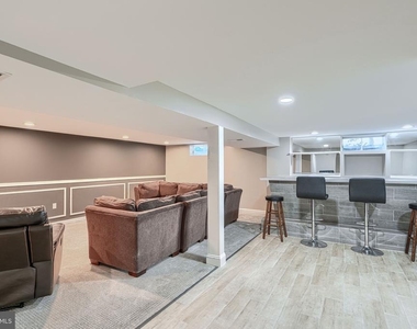 520 White Oak Drive - Photo Thumbnail 21