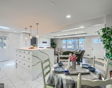 520 White Oak Drive - Photo Thumbnail 3