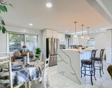 520 White Oak Drive - Photo Thumbnail 8