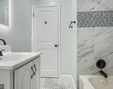 520 White Oak Drive - Photo Thumbnail 14