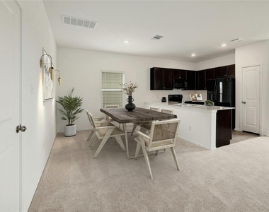 916 Rancho Del Cielo Loop - Photo Thumbnail 2