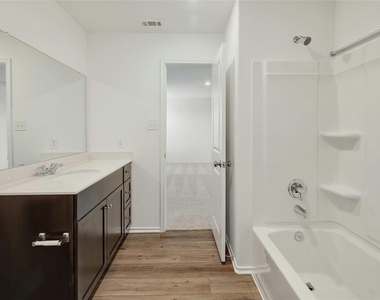 916 Rancho Del Cielo Loop - Photo Thumbnail 11