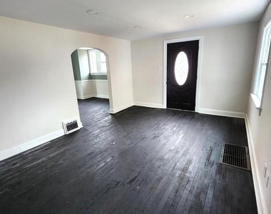 506 N Shipley Street - Photo Thumbnail 1
