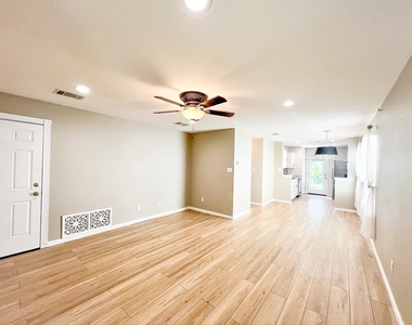 298 Jack Rabbit Ln - Photo Thumbnail 4