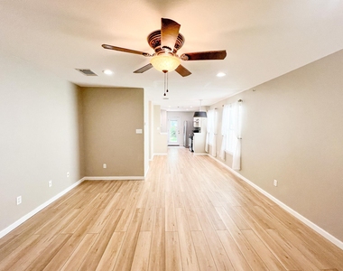 298 Jack Rabbit Ln - Photo Thumbnail 3