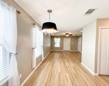 298 Jack Rabbit Ln - Photo Thumbnail 2