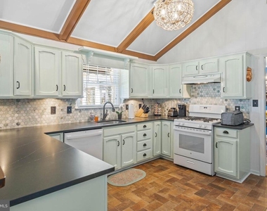 106 Kingsbridge Road - Photo Thumbnail 36