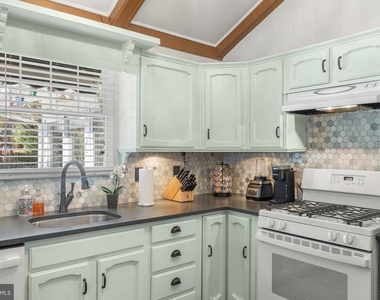 106 Kingsbridge Road - Photo Thumbnail 8