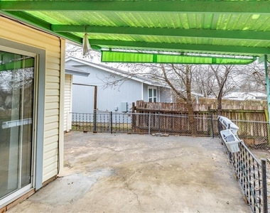 2325 Bendridge Trl - Photo Thumbnail 16