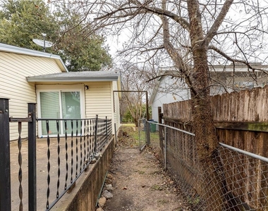 2325 Bendridge Trl - Photo Thumbnail 23