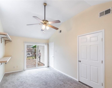 2325 Bendridge Trl - Photo Thumbnail 7