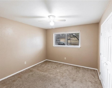 2325 Bendridge Trl - Photo Thumbnail 10