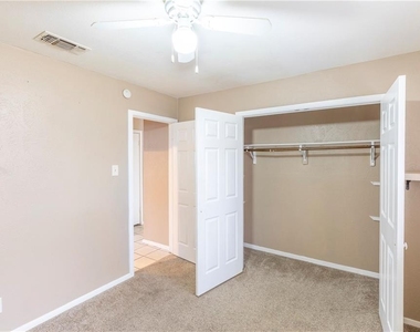 2325 Bendridge Trl - Photo Thumbnail 14