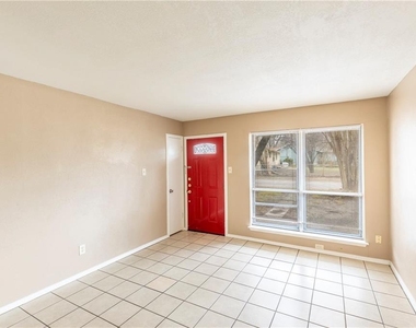 2325 Bendridge Trl - Photo Thumbnail 5