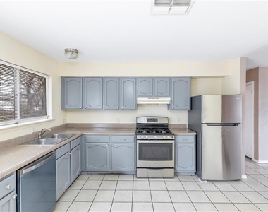 2325 Bendridge Trl - Photo Thumbnail 3