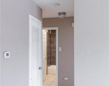 2325 Bendridge Trl - Photo Thumbnail 9