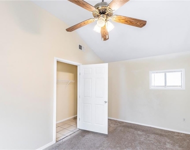 2325 Bendridge Trl - Photo Thumbnail 8