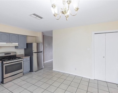 2325 Bendridge Trl - Photo Thumbnail 2