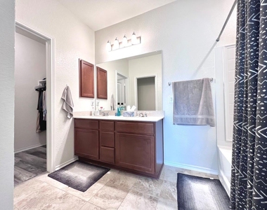 7900 W Crystalbrook - Photo Thumbnail 23