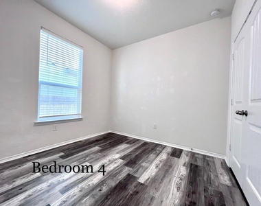 7900 W Crystalbrook - Photo Thumbnail 12