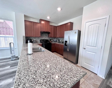 7900 W Crystalbrook - Photo Thumbnail 15