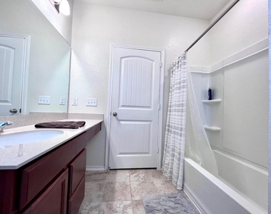 7900 W Crystalbrook - Photo Thumbnail 8