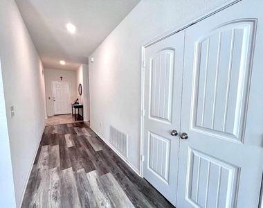 7900 W Crystalbrook - Photo Thumbnail 3