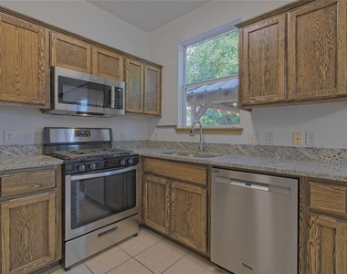 2903 Whisper Oaks Ln - Photo Thumbnail 14