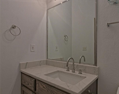 2903 Whisper Oaks Ln - Photo Thumbnail 23