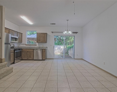 2903 Whisper Oaks Ln - Photo Thumbnail 8