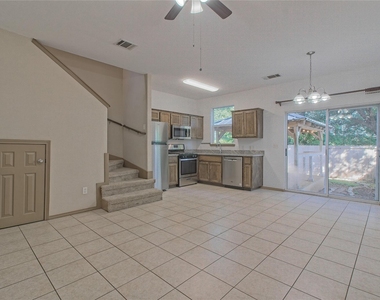 2903 Whisper Oaks Ln - Photo Thumbnail 11