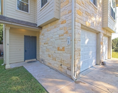 2903 Whisper Oaks Ln - Photo Thumbnail 4