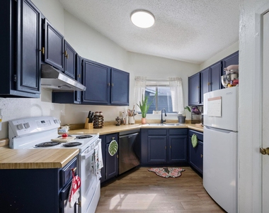8317 Forest Ridge Dr - Photo Thumbnail 11