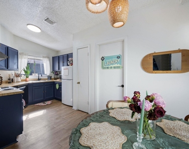 8317 Forest Ridge Dr - Photo Thumbnail 10