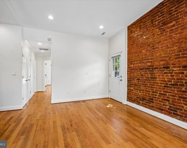 1339 C Street Ne - Photo Thumbnail 10
