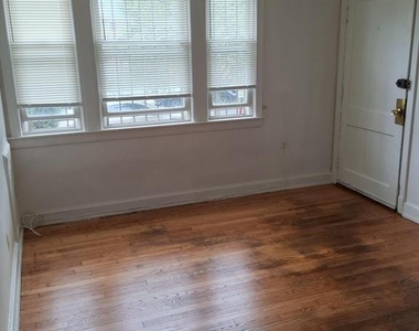 3241 Ely Place Se - Photo Thumbnail 2