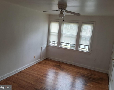 432 33rd Street Se - Photo Thumbnail 2