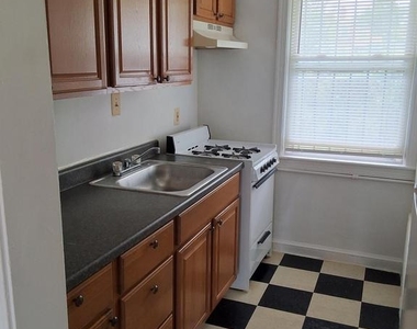 432 33rd Street Se - Photo Thumbnail 3