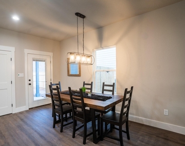 306 String Prairie Way - Photo Thumbnail 5