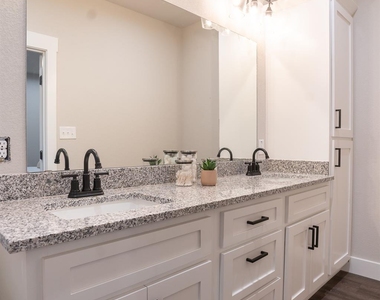 306 String Prairie Way - Photo Thumbnail 13