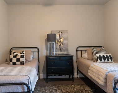 306 String Prairie Way - Photo Thumbnail 16