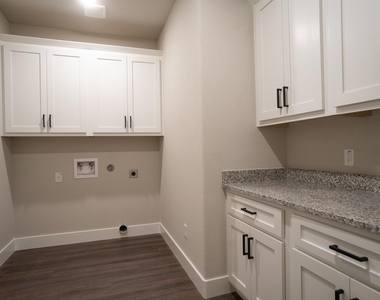 306 String Prairie Way - Photo Thumbnail 19
