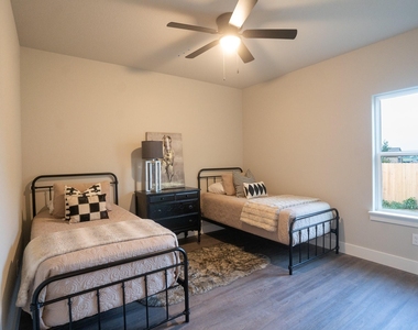 306 String Prairie Way - Photo Thumbnail 15