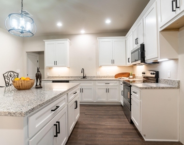 306 String Prairie Way - Photo Thumbnail 6