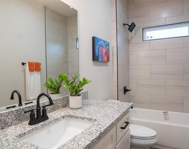 306 String Prairie Way - Photo Thumbnail 18