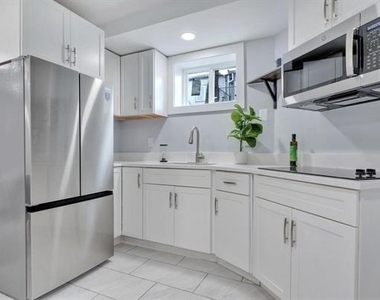 413 Ingraham Street Nw - Photo Thumbnail 6