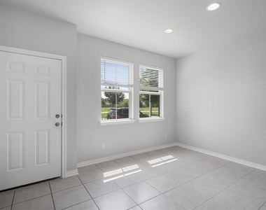 1805 Artesian Springs Xing - Photo Thumbnail 4