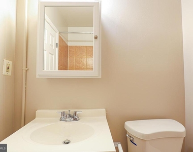 1633 E Street Ne - Photo Thumbnail 17