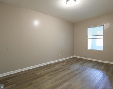1633 E Street Ne - Photo Thumbnail 9
